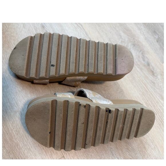 REEF Banded Horizon Hi Platform Slip On Cushion Comfort Slide Sandal, Beige 7 - Picture 6 of 7